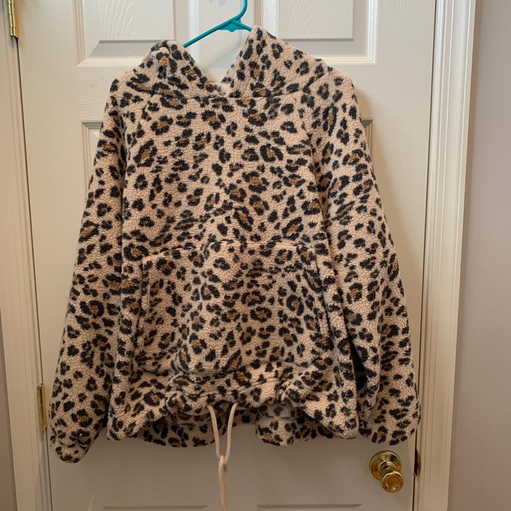 American Eagle leopard print sherpa